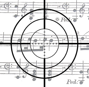obectif, viseur d'objectif sur une partition musicale obectif, viseur d'objectif sur une partition musicale